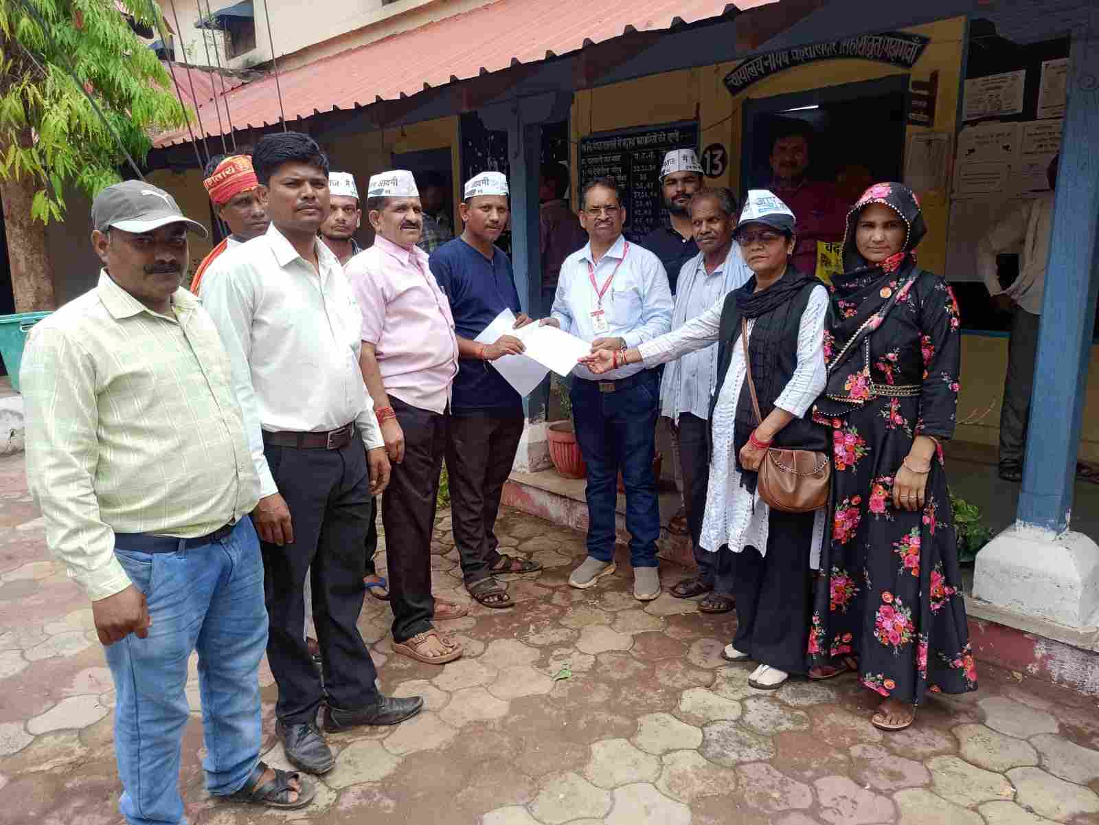 आधार सेवा केंद्रों की अव्यवस्था पर आम आदमी पार्टी सिहोरा का तीखा हमला — “जनता परेशान, प्रशासन लापरवाह”