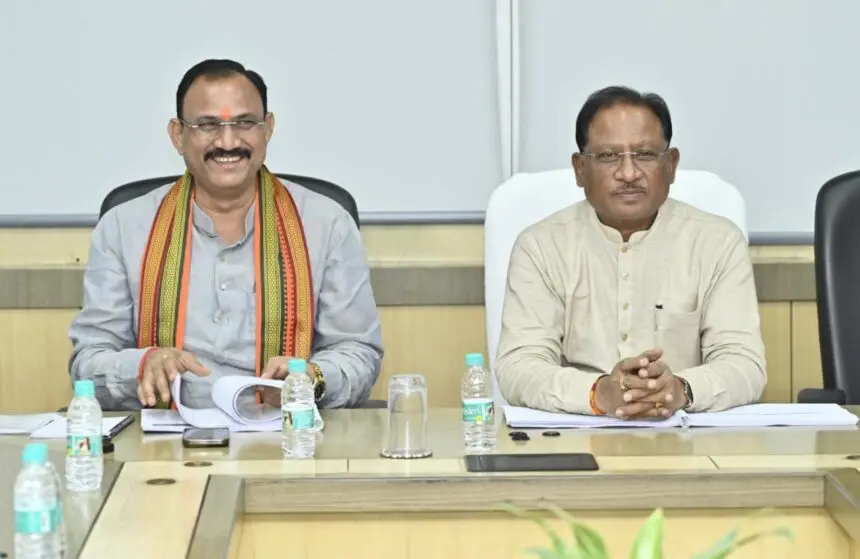 मुख्यमंत्री विष्णुदेव साय का संकल्प: आदिवासी अंचलों सहित सभी नागरिकों तक पहुँचे विश्वस्तरीय स्वास्थ्य सुविधा