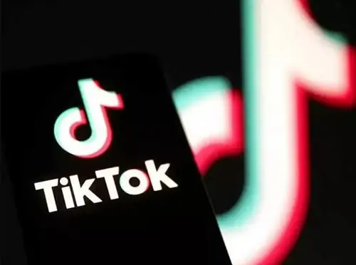 TikTok back in India: “TikTok भारत में लौट आया? यूजर्स खुश, मीम्स उड़ रहे, लेकिन क्या यह सच है या सिर्फ सोशल मीडिया का नया जाल?”