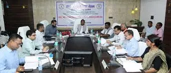 CG NEWS: स्टेट व नेशनल हाइवे में घूमंतु पशुओं की सुरक्षा एवं दुर्घटनाओं में घायलों के उपचार के लिए व्यवस्था सुदृढ़ की जाए: पशुधन मंत्री रामविचार नेताम