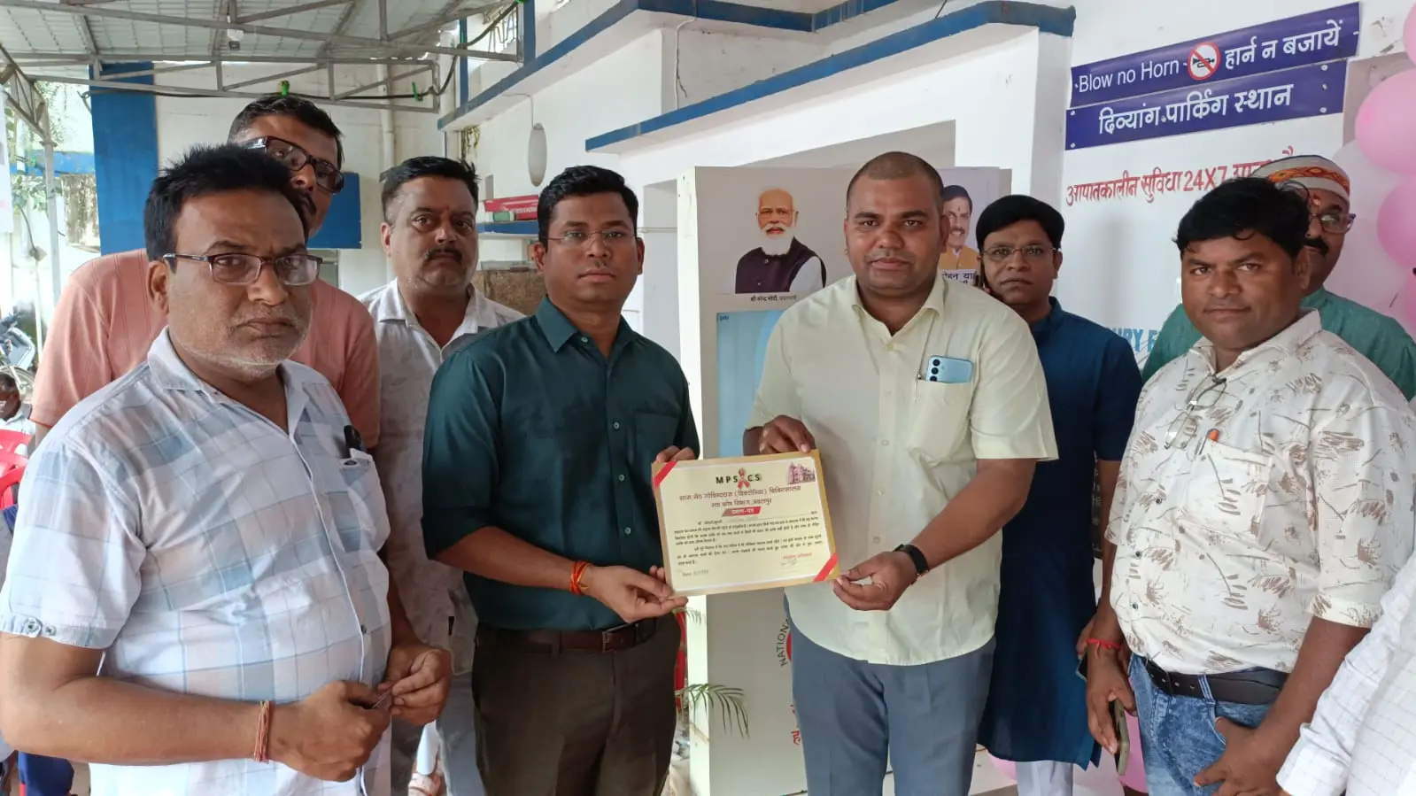 सेवा ही सच्चा उत्सव, 75 रक्त वीरों ने किया रक्तदान स्वस्थ नारी सशक्त परिवार : पीएम मोदी के जन्मदिवस पर सेवा पखवाड़ा की हुई शुरुआत