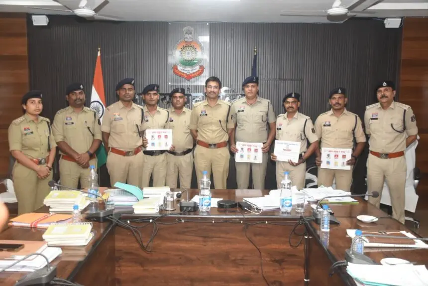 CG NEWS : गरियाबंद में पुलिस का एक्शन अवार्ड – गांजा, चोरी, शराब और हत्या के आरोपियों को सलाखों के पीछे भेजने वाले बने ‘कॉप ऑफ द मंथ’”