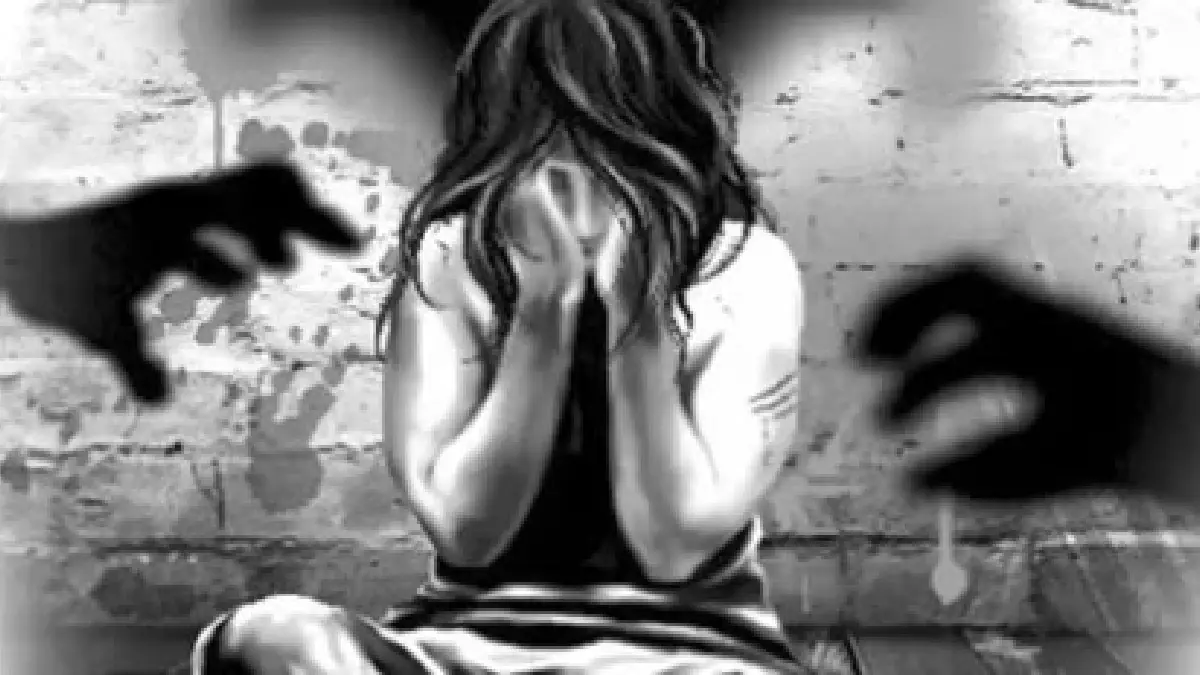 CG CRIME NEWS : देर रात पैदल घर जा रही महिला से सामूहिक दुष्कर्म, 7 आरोपी गिरफ्तार