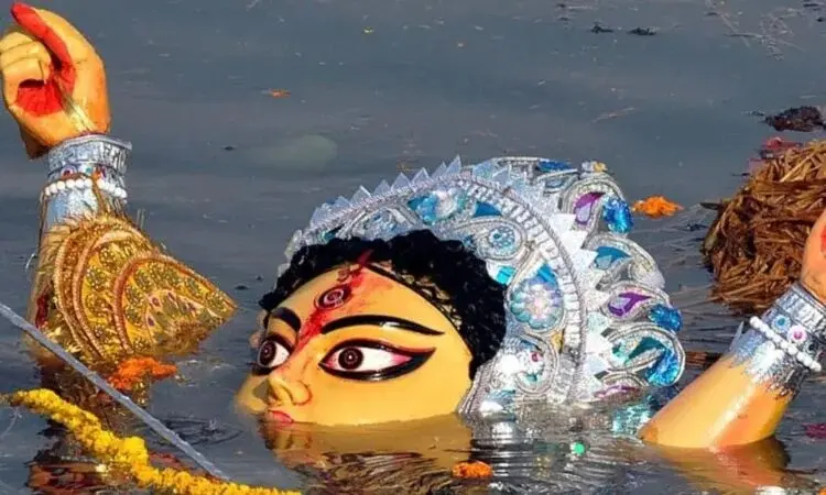 Maa Durga: रायपुर में विजयादशमी पर मां दुर्गा की प्रतिमाओं का श्रद्धापूर्वक विसर्जन,जयकारों से गूंज उठा महादेव घाट