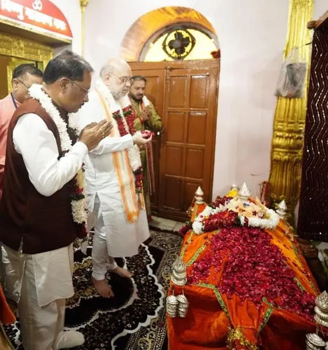 CG NEWS: केंद्रीय गृह मंत्री अमित शाह और मुख्यमंत्री विष्णुदेव साय ने जगदलपुर से आज “मुख्यमंत्री ग्रामीण बस” योजना का शुभारंभ किया