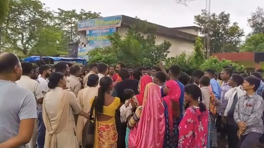 CG NEWS : खड़ी ट्रक से टकराए बाइक सवार दो युवकों की मौत, दशहरा देखकर लौट रहे थे घर