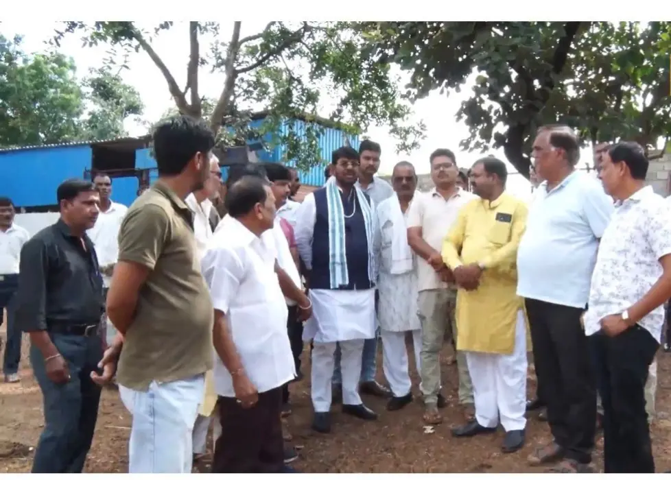 अल्प प्रवास में गोसलपुर रुके पशुपालन मंत्री गौशाला का किया निरीक्षण व्यवस्थाएं देखकर जताया संतोष