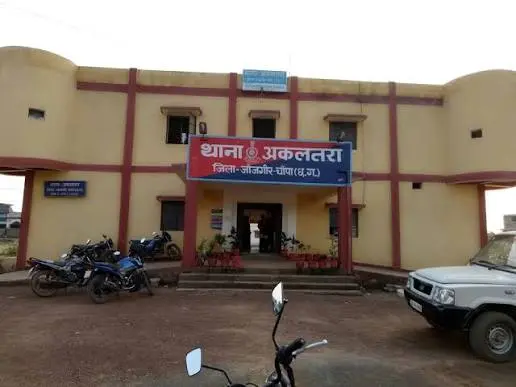 दिवाली की रात खूनी खेल: घर के सामने पटाखा फोड़ने से रोका तो कर दी 45 साल के अविवाहित युवक की निर्मम हत्या, माँ ने देखा रक्तरंजित शव 