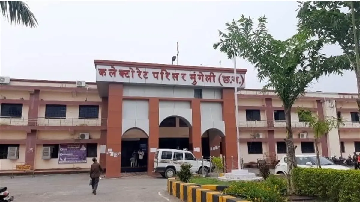 Chhattisgarh : ड्यूटी से गैर हाजिर 13 शिक्षकों को नोटिस