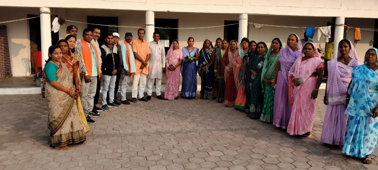 संविधान दिवस पर मितानिन दीदी का सम्मान 