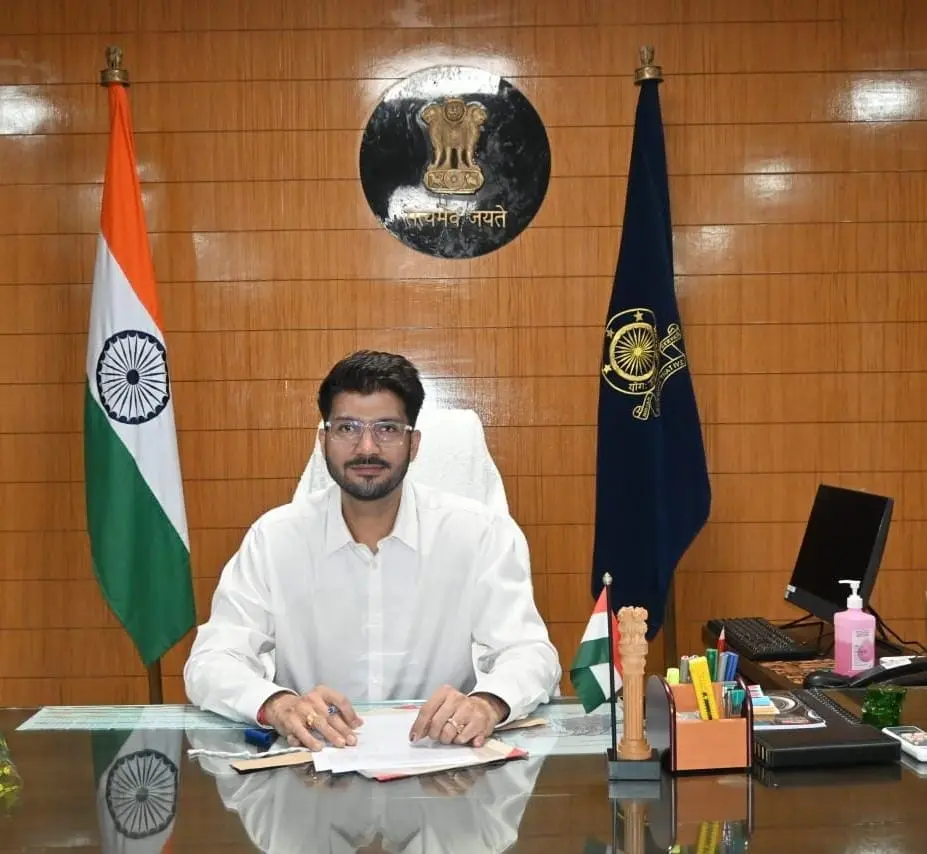 CG NEWS : एसआईआर कार्य में लापरवाही पर तीन शिक्षक निलंबित