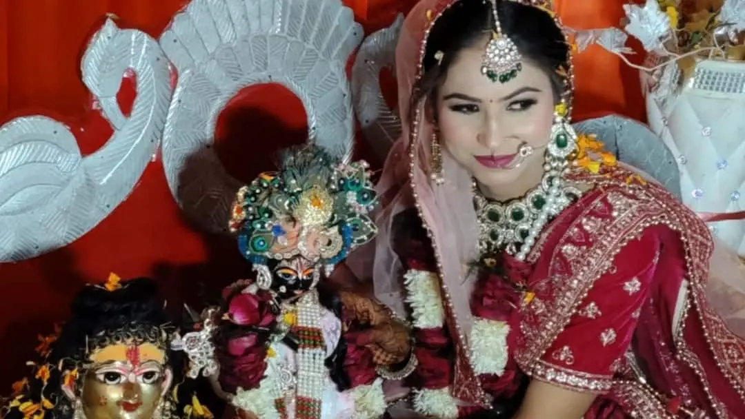 Unique wedding : युवती ने भगवान कृष्ण से रचाई शादी, हिन्दू रीति रिवाज से लिए सात फेरे