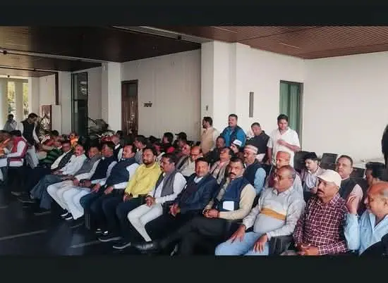 मुख्यमंत्री से नहीं मिला स्पष्ट ठोस आश्वासन, 