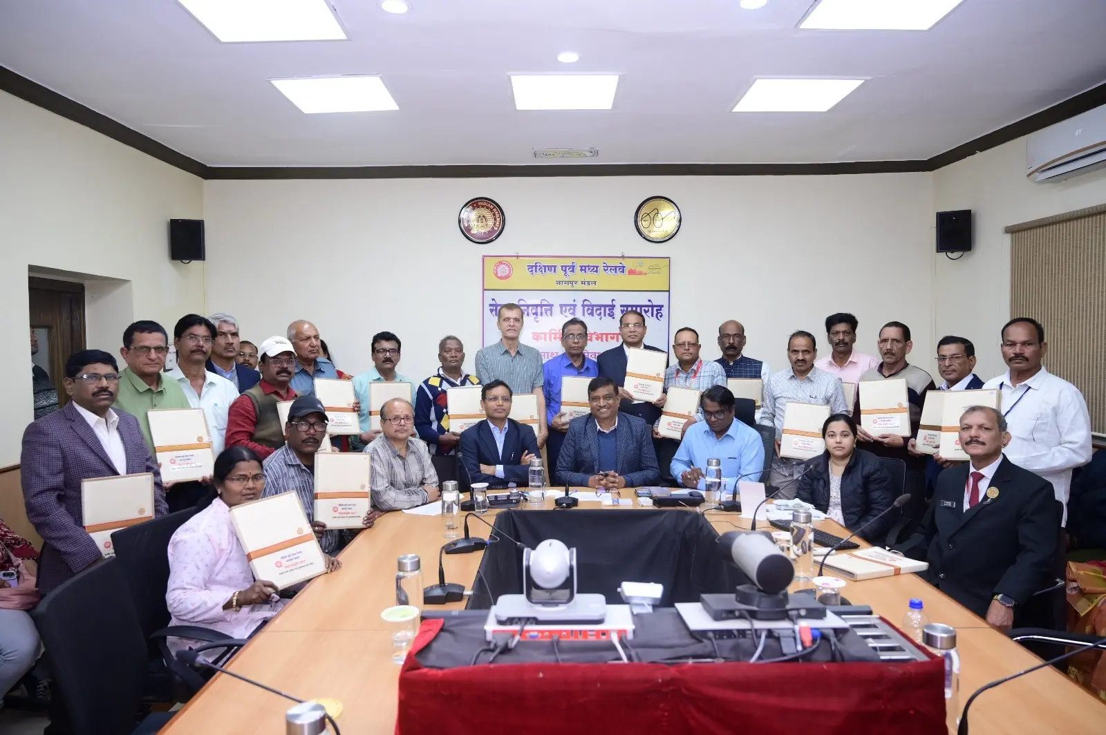 दपूमरे नागपुर रेल मंडल ने 2025 में बदली ट्रैक की तस्वीर, सुरक्षित सफर के लिए बिछाया आधुनिक तकनीक का जाल