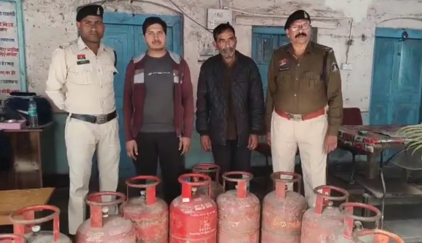Arang Crime : आरंग में गैस सिलेण्डर चोर गिरफ्तार, 13 सिलेण्डर बरामद, कई जिलों में कर चुके थे चोरी
