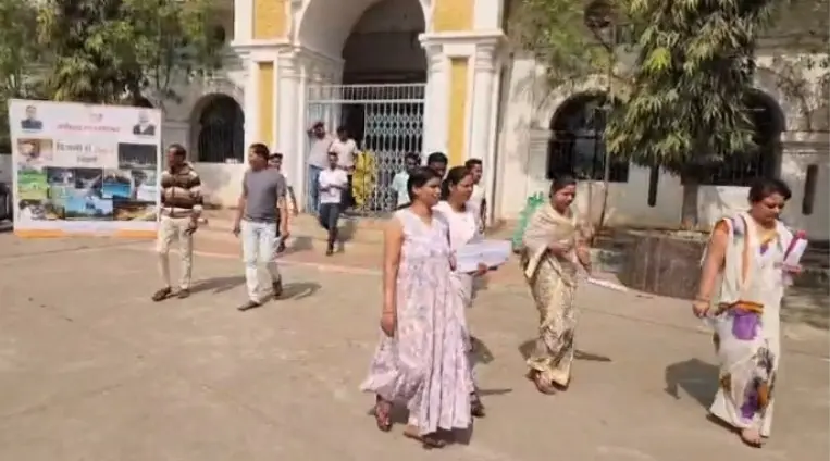 CG NEWS : टीईटी परीक्षा में ढाई हजार परीक्षार्थी रहे अनुपस्थित, लंबे सवालों ने उलझाया