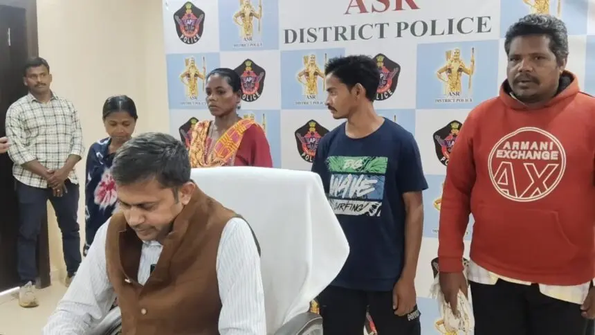 Naxal Operation: बंदूक छोड़ मुख्यधारा की ओर कदम, चार सक्रिय माओवादियों ने किया सरेंडर