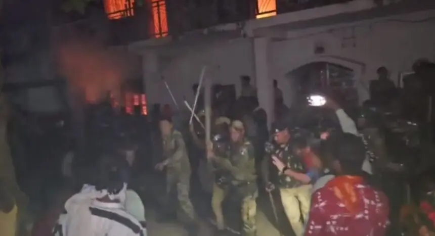 CG Breaking : छत्तीसगढ़ में भीषण साम्प्रदायिक झड़प: पुलिस पर पथराव, गांव में कर्फ्यू जैसे हालात… जानिए अब कैसी है स्थिति