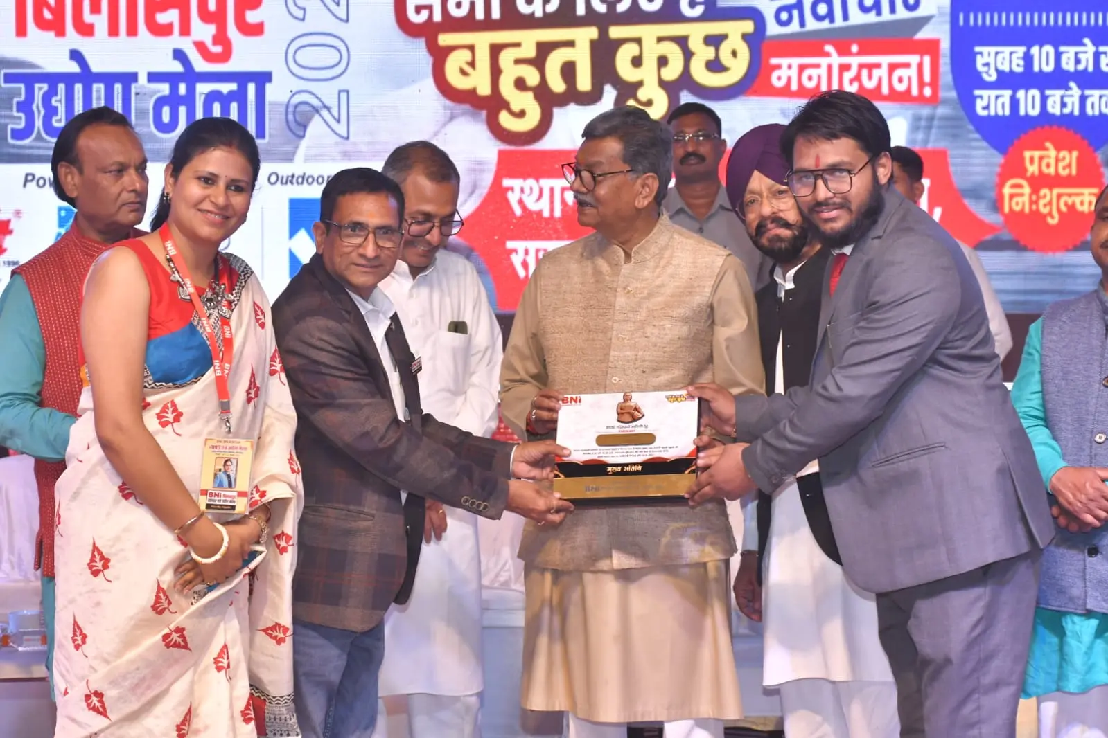 बिलासपुर मेले में उमड़ी भीड़: शार्क टैंक में मिला बिजनेस को निवेश और 380 युवाओं ने आजमाया रोजगार में भाग्य