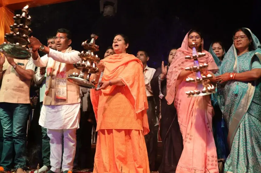 CG NEWS: कुंभ कल्प मेला में प्रतिदिन हो रही महानदी की महाआरती, श्रद्धा और भक्ति का अद्भुत संगम