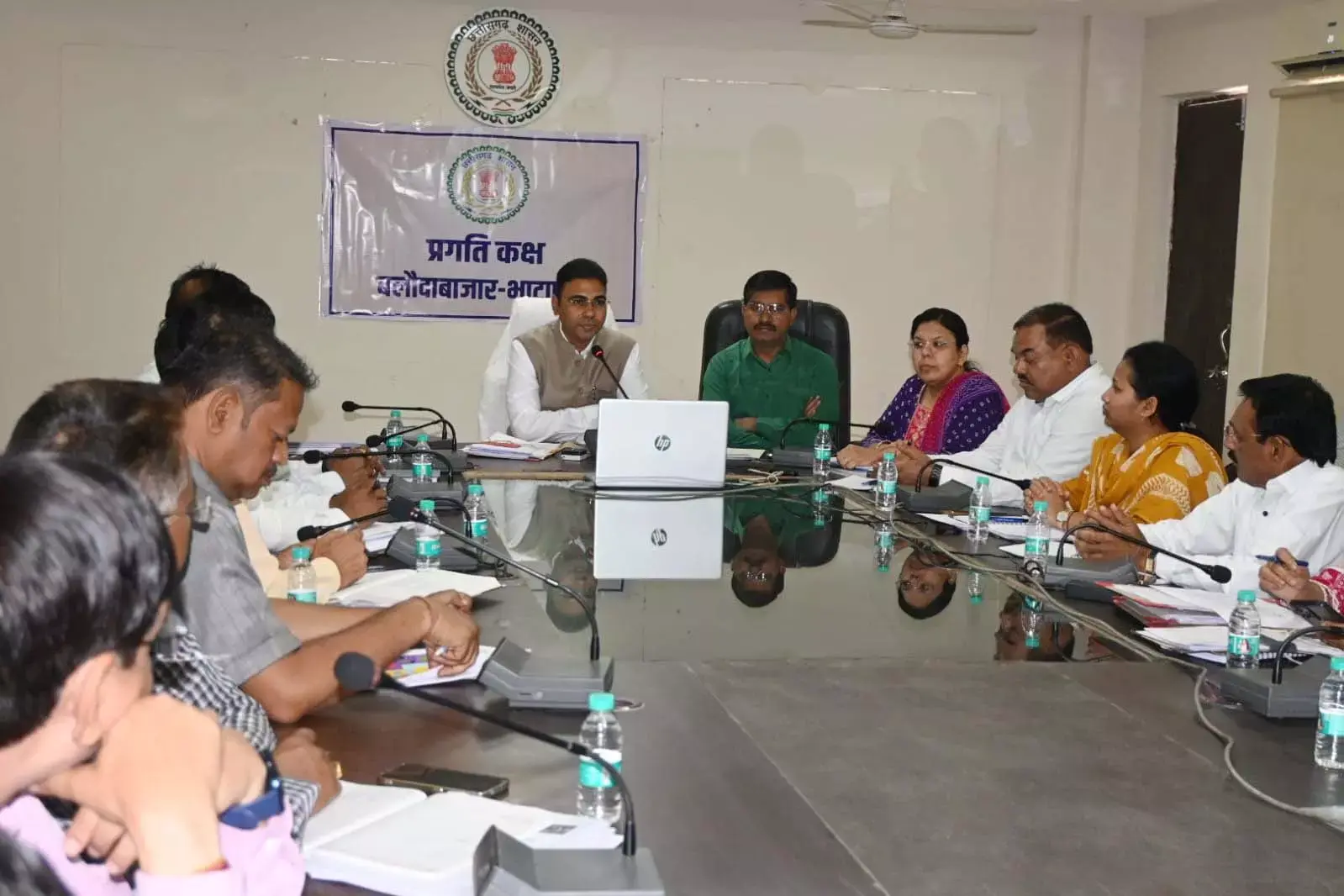 छोटी समस्याओं के लिए लोगों को जिला कार्यालय न आना पड़े: कलेक्टर कुलदीप शर्मा