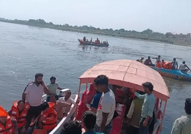 Mathura Boat Accident: यमुना नाव हादसा अपडेट; मृतकों की संख्या बढ़ी, कई अभी भी लापता, दो गिरफ्तार