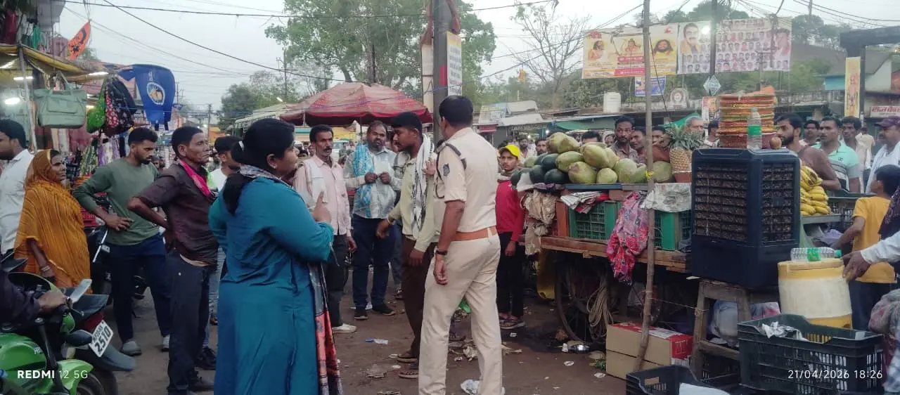 कार्रवाई के 18 घंटे बाद ही फेल हुआ बुलडोजर, बस स्टैंड पर फिर सजे अतिक्रमण