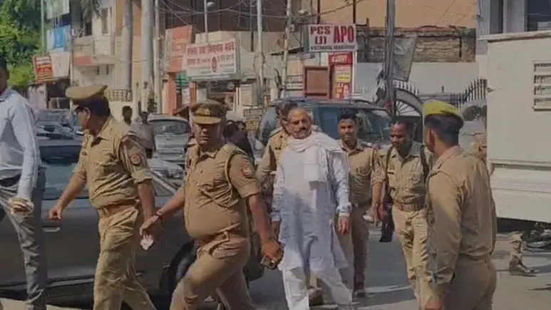 BahubaliMLA : 46 साल पुराने कचहरी गोलीकांड में पूर्व बाहुबली MLA विजय मिश्र को उम्रकैद, छात्र नेता की हुई थी सरेआम हत्या