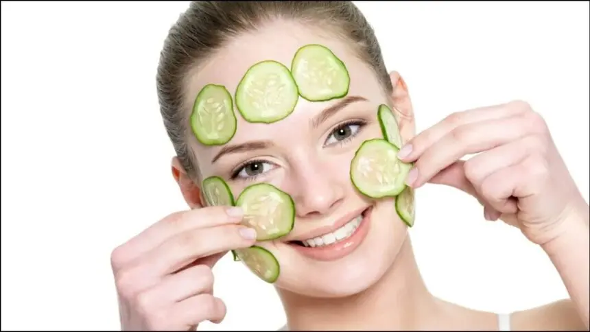 LIFESTYLE: गर्मियों में चेहरे को ठंडक देने के लिए कुछ आसान टिप्स