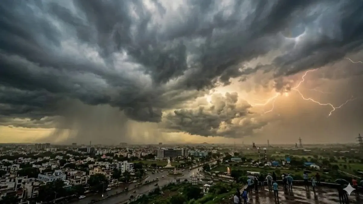 MAUSAM UPDATE:  नवतपे के चौथे दिन बदला मौसम, अंधड़ के साथ ओले गिरे और झमाझम बारिश