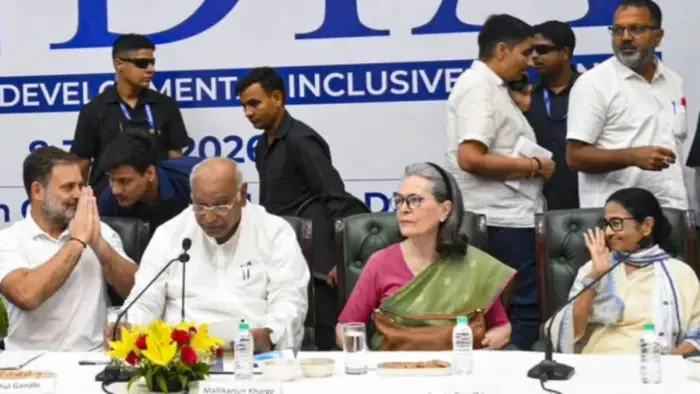 INDIA गठबंधन की बैठक के बाद कांग्रेस राष्ट्रीय अध्यक्ष खड़गे का बयान, CJI को पत्र, बेरोजगारी-शिक्षा समेत 5 मुद्दों पर बनी सहमति