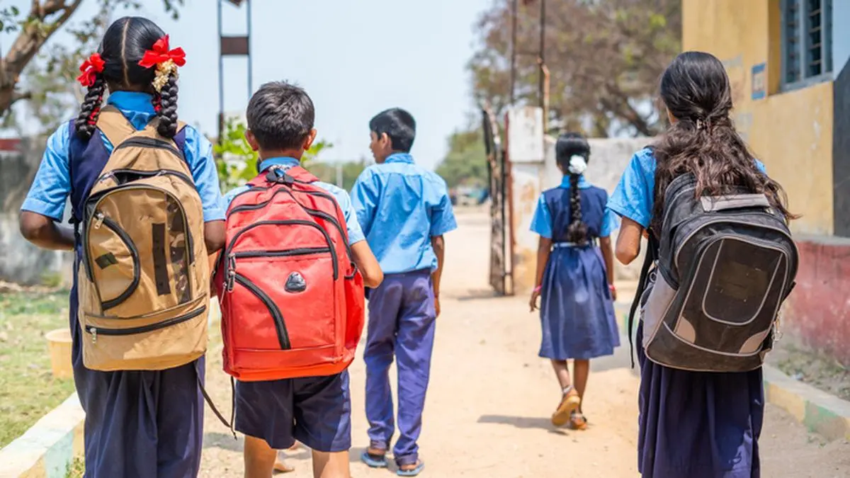 CG NEWS: छत्तीसगढ़ सरकार द्वारा सरकारी एवं निजी स्कूलों में अनिवार्य की गई दैनिक प्रार्थना को लेकर राजनीतिक विवाद