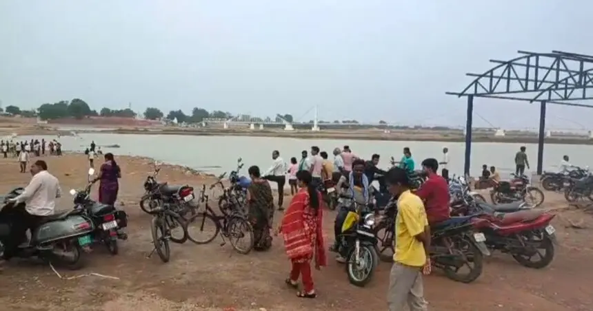 RAIPUR BREAKING: महानदी में नहाने उतरा युवक तेज बहाव में डूबा, तलाश जारी