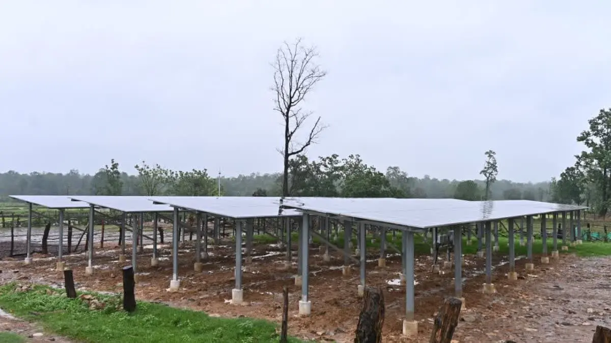 CG NEWS: पीएम सूर्य घर योजना का कमाल, ठेनही बना धमतरी का पहला सामूहिक सोलर गांव