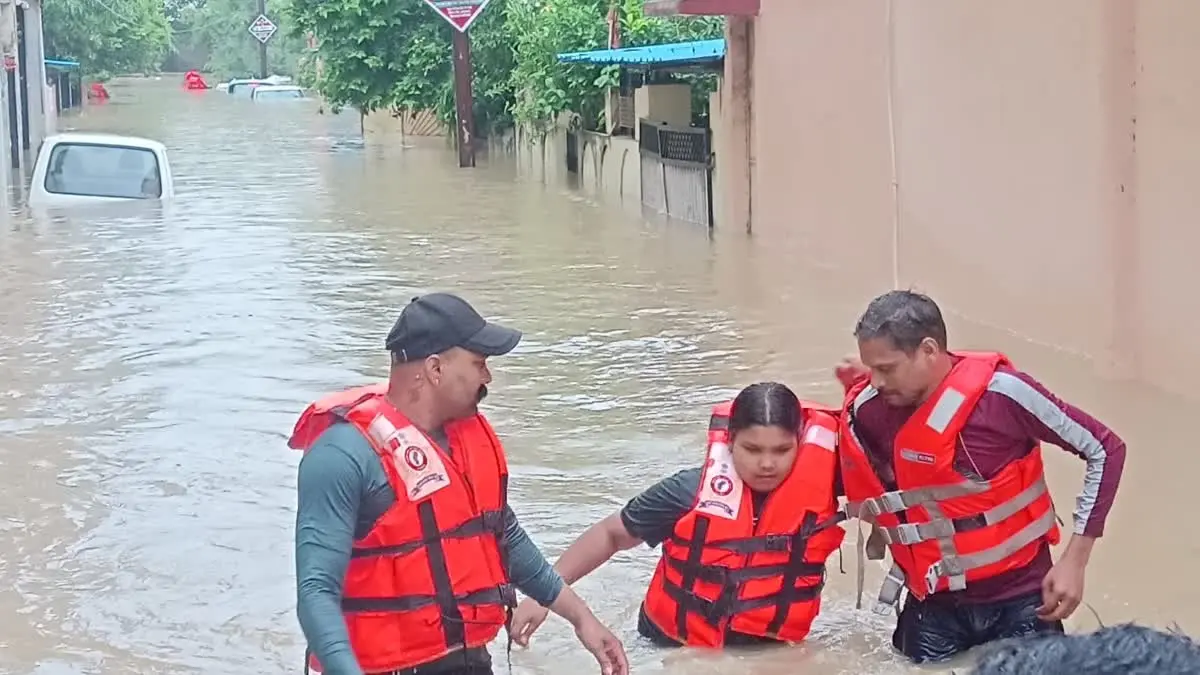 CG NEWS: बाढ़ की चपेट में बिलासपुर जिले के कई गांव, घरों में घुसा पानी, लोग सुरक्षित स्थानों पर शिफ्ट