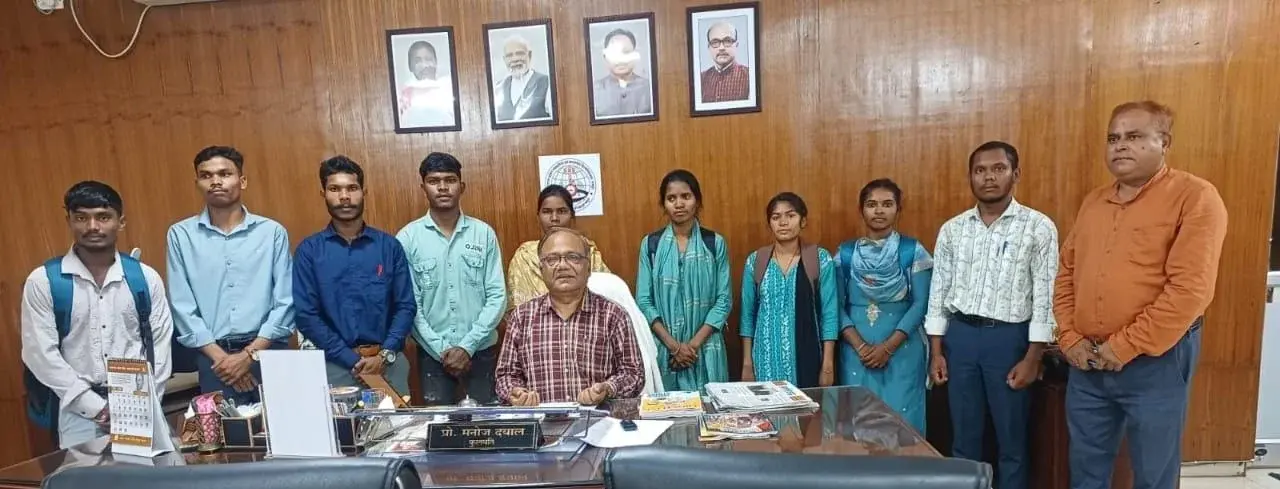 सकारात्मक व निष्पक्ष लेखन से ही संभव है समाज परिवर्तन – कुलपति प्रो. दयाल
