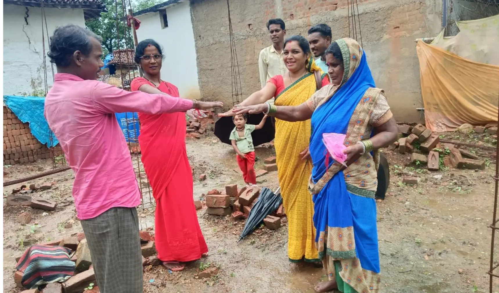 रक्षा सूत्र के साथ विकास का संकल्प, पक्के घर का सपना पूरा करने जुटे हितग्राही