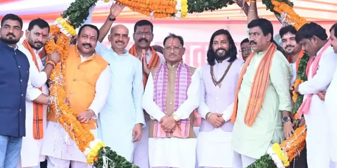 10 हजार दीपों से जगमगाया खाड़ाबांध, ‘सेवा संकल्प अभियान’ का भव्य शुभारंभ