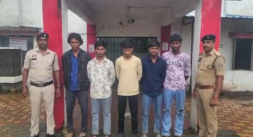 CG CRIME NEWS: पुरानी रंजिश में युवक पर जानलेवा हमला, नाबालिग समेत 5 आरोपी गिरफ्तार