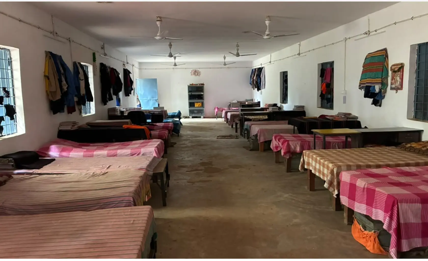 अबूझमाड़ में बदलाव की नई इबारत: जहां 15 साल रहा सुरक्षा कैंप, अब वहीं संवर रहा आदिवासी बच्चों का भविष्य