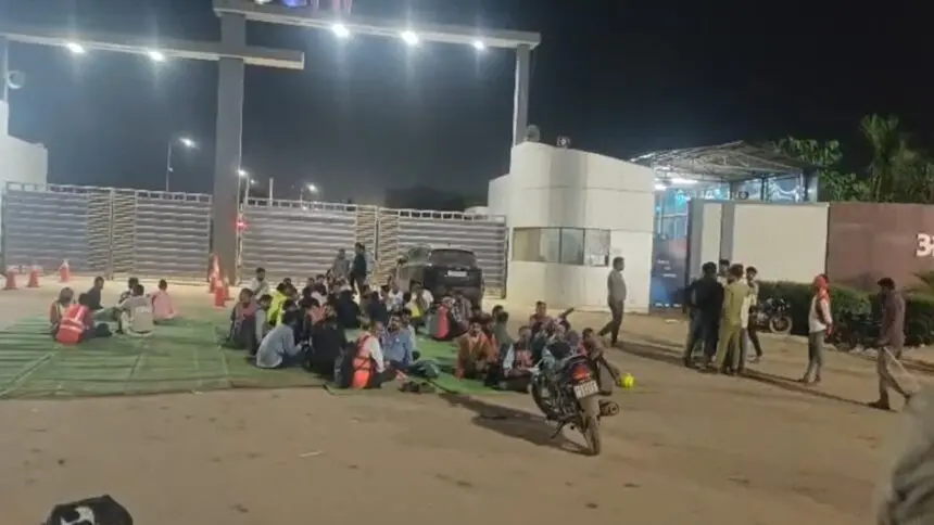 RAIPUR NEWS : रायखेड़ा प्लांट में बवाल: मजदूरों ने किया पथराव, थाना प्रभारी घायल; जानें क्या है पूरा मामला