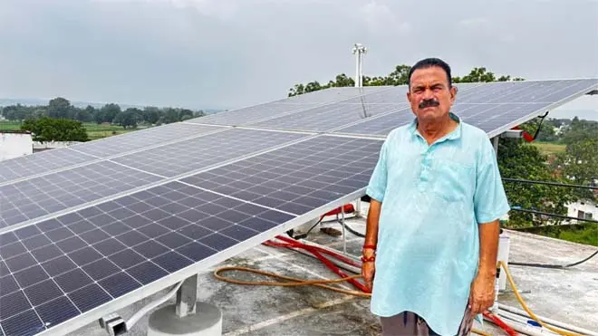 ’पूरे विश्व की पहली अक्षय ऊर्जा से जगमग है अनिल शर्मा का मकान’