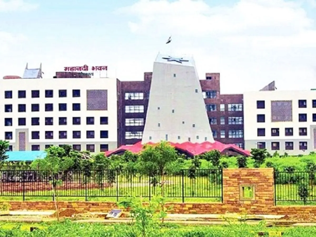 स्वास्थ्य संचालनालय में महिला कर्मी की गरिमा से खिलवाड़: नाबालिग के जन्म प्रमाणपत्र का अनुचित इस्तेमाल; संचालक समेत तीन अधिकारियों की भूमिका पर उठे सवाल