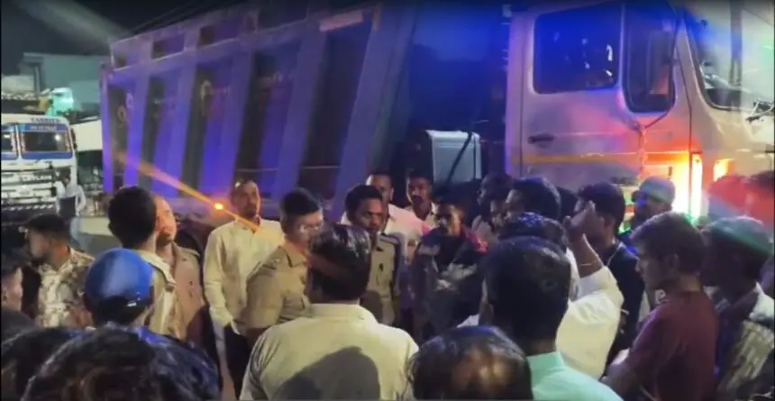 CG NEWS : रेत से भरी हाइवा के खिलाफ सड़क पर उतरे लोग, थाना प्रभारी पर गंभीर आरोप