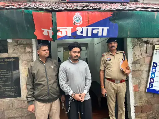 RAIPUR NEWS : साधु के भेष में ठगी करने वाले गिरोह पर पुलिस का शिकंजा, नाबालिग समेत 2 गिरफ्तार